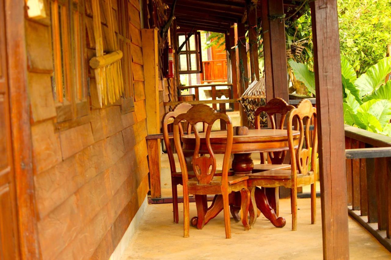 Sabaidee Guesthouse & Restaurant Nam Theun Екстер'єр фото