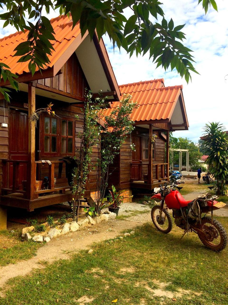 Sabaidee Guesthouse & Restaurant Nam Theun Екстер'єр фото