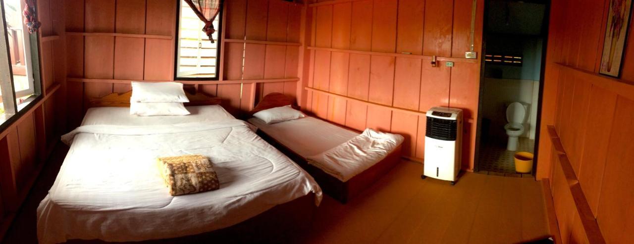 Sabaidee Guesthouse & Restaurant Nam Theun Екстер'єр фото